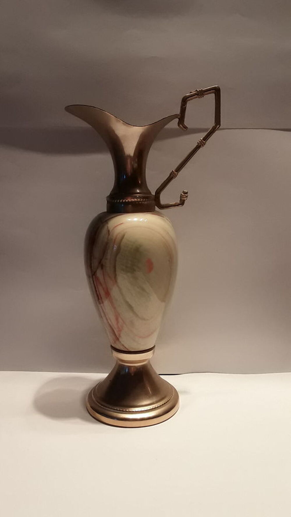 Bougeoir, pichet, vase, onyx et laiton Décoration