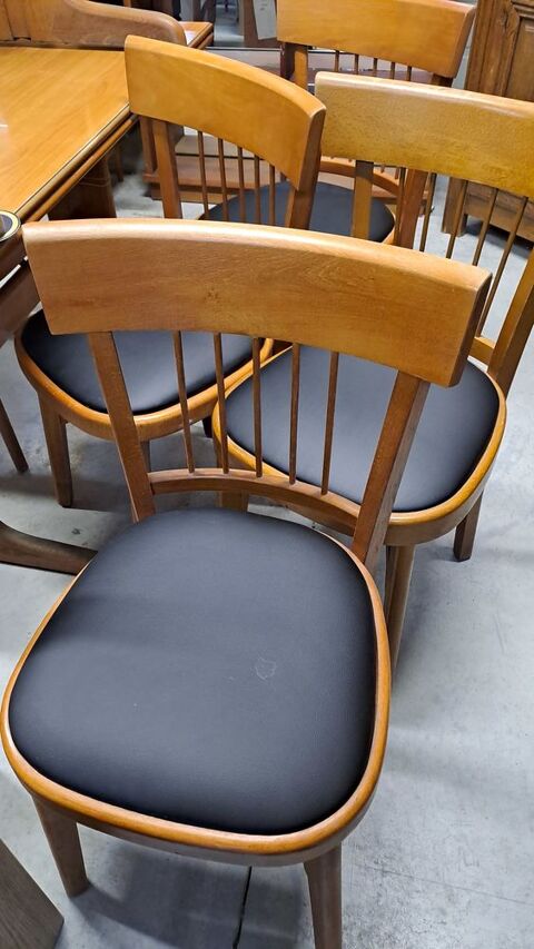 4 chaises type bistrot 100 Saint-Cyr (50)