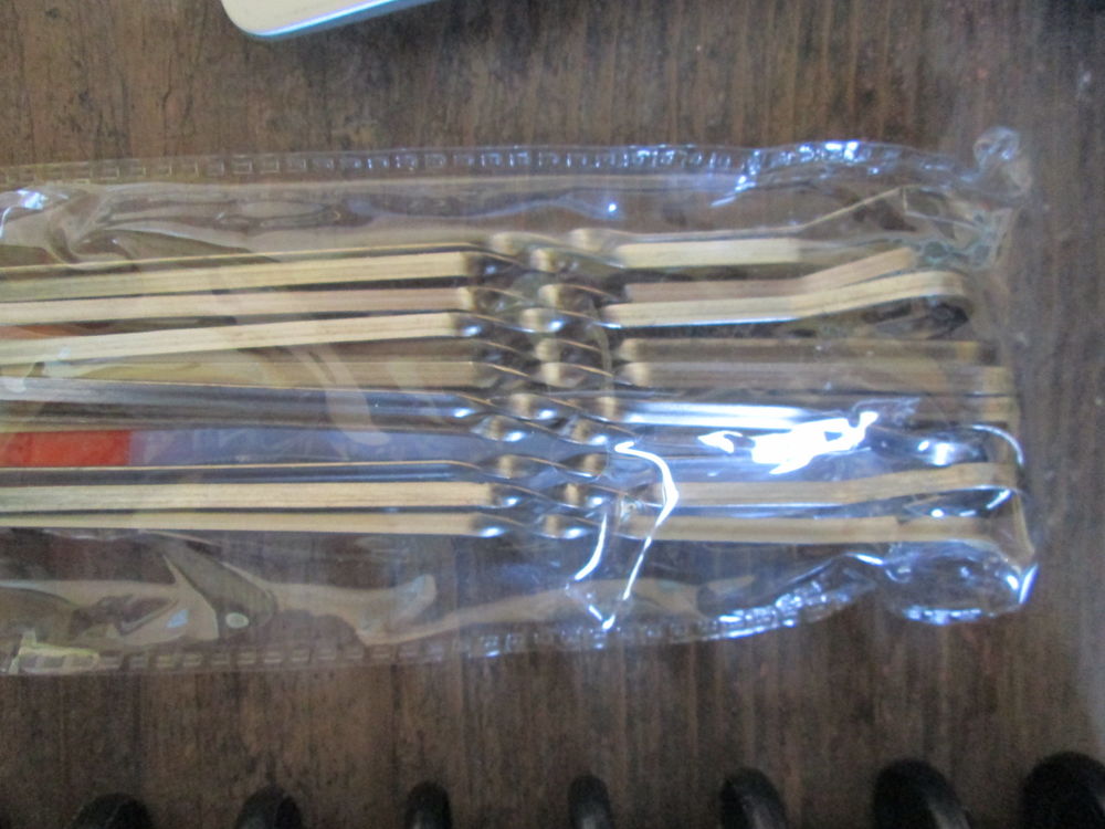 Set de 12 brochettes pour cuisson type barbecue neuves Cuisine