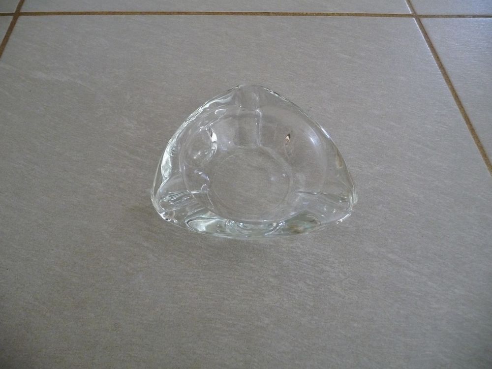 Cendrier en verre transparent - Neuf Décoration