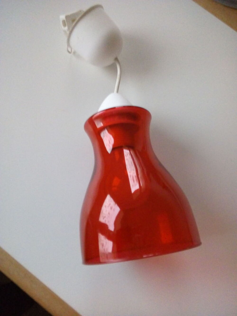 Luminaire rouge et blanc Décoration
