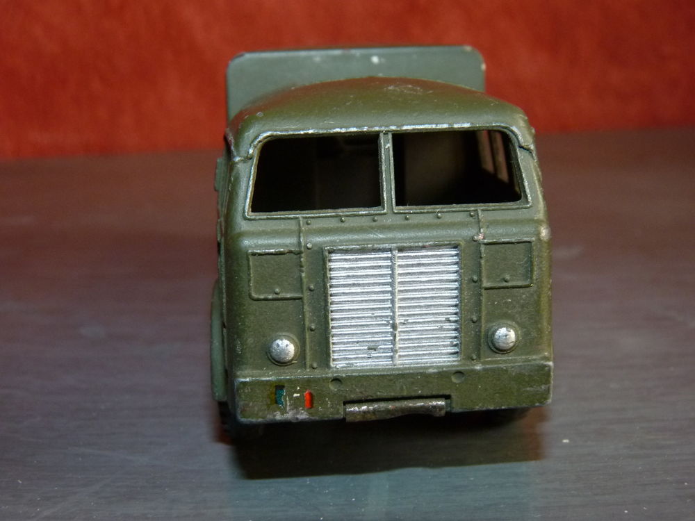 Camion tout terrain berliet DINKY TOYS Jeux / jouets