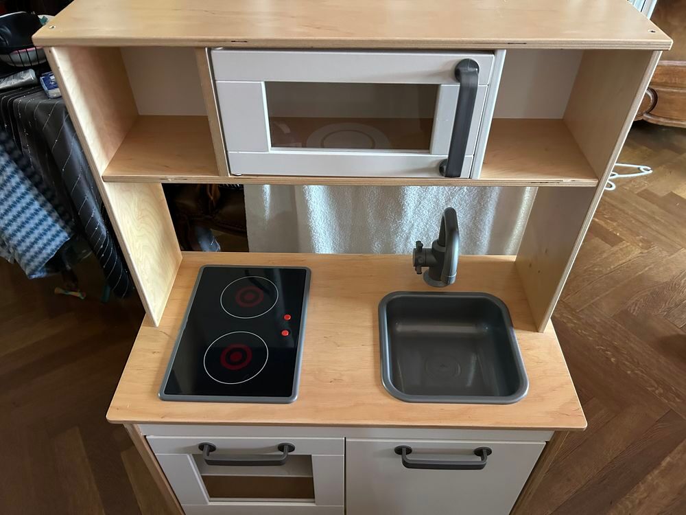 mini cuisine Duktig pour enfants de IKEA en bouleau id&eacute;al pour jouer aux top chefs dimensions hauteur 109 cm largeur 72 cm et profondeur 40 cm Jeux / jouets