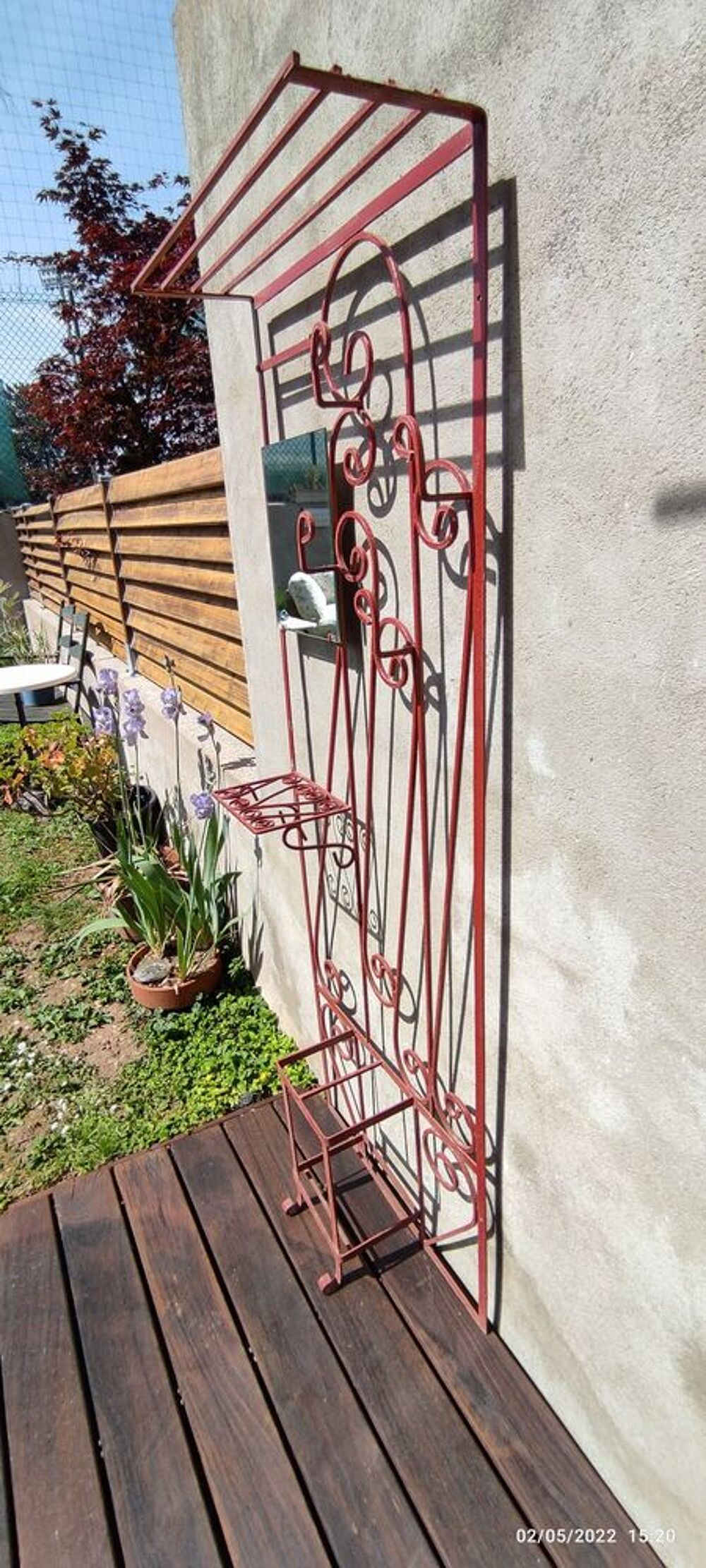 Porte manteau en acier.. Meubles
