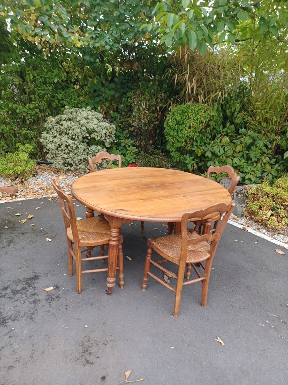 table ronde 6 pieds louis philippe en chene massif Meubles