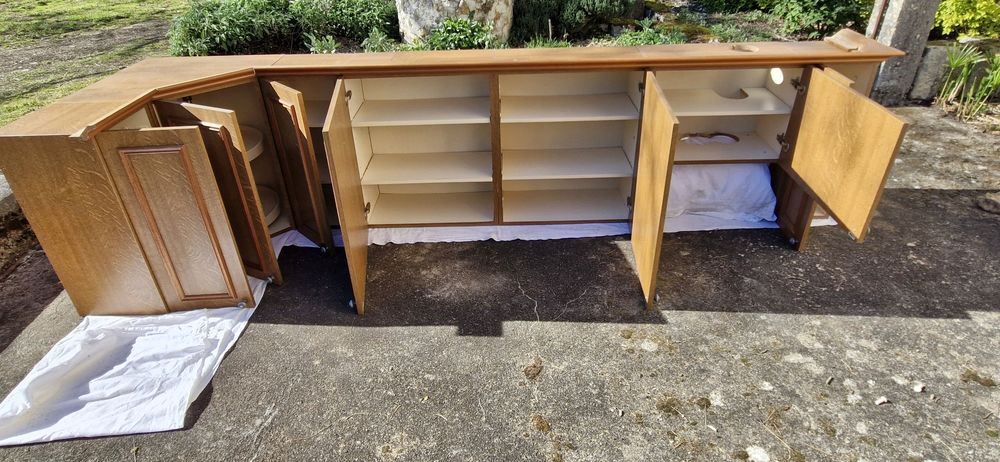 7 meubles hauts de cuisine en bois avec portes, rayons...
Meubles