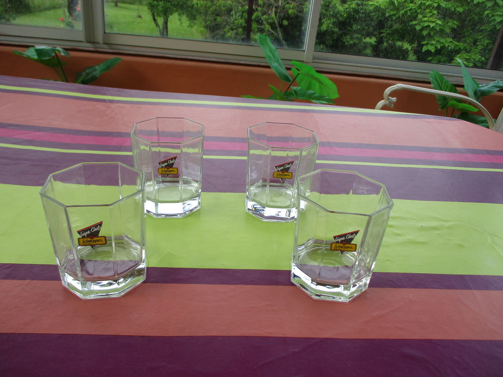 Lot de 4 verres " SCHWEPPES " Décoration