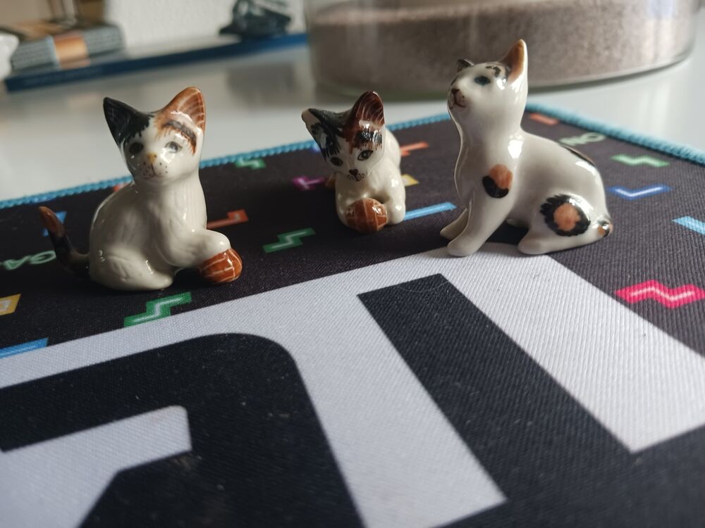 Lot de 3 Figurines de Chats en C&eacute;ramique Peintes &agrave; la Main 