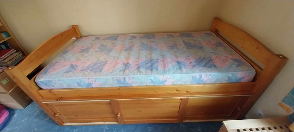 Lit enfant / ado en pin avec coffre rangement Meubles