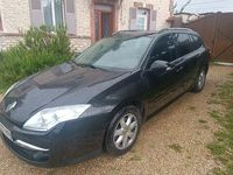 Laguna III Estate Laguna Estate III 2.0 dCi 150 eco2 FAP Carminat 2010 occasion 77000 Melun