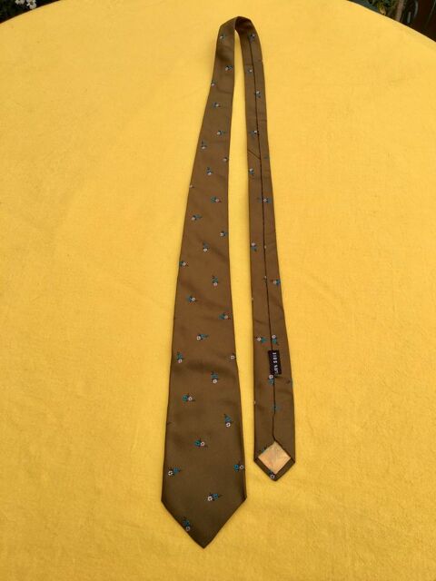 Cravate authentique ISLAND, 100% soie, �tat neuf 20 L'Isle-Jourdain (32)