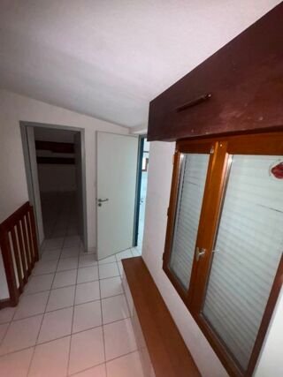  Appartement à louer 3/4 pièces 71 m²