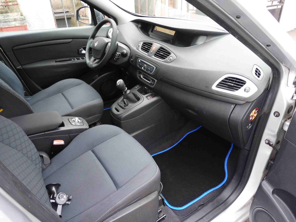 Sc&eacute;nic III Scenic III dCi 105 eco2 Expression 2010 occasion 93430 Villetaneuse
