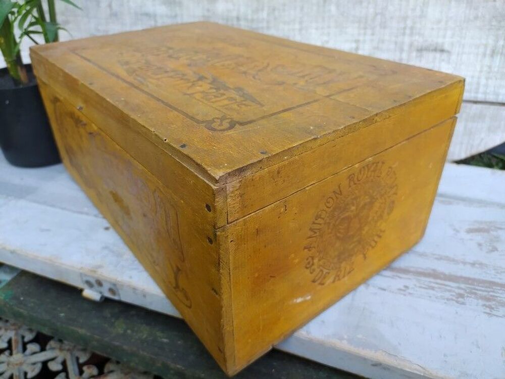 Ancienne Boite Publicitaire Bois Amidon R&eacute;my Lion
