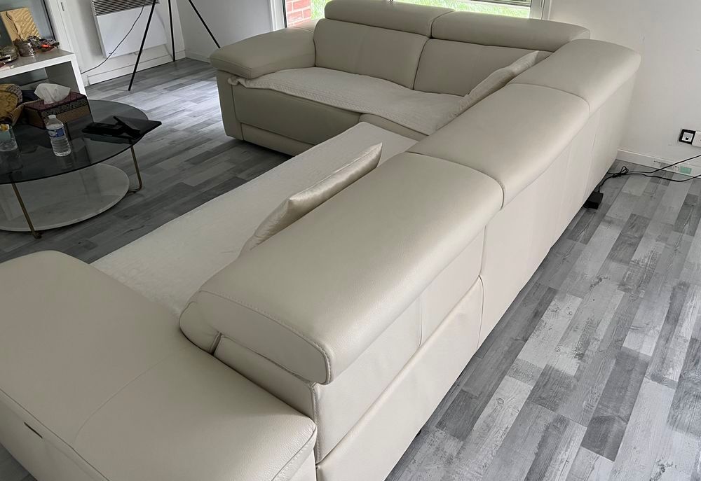 Canap&eacute; d angle 2500euros Meubles
