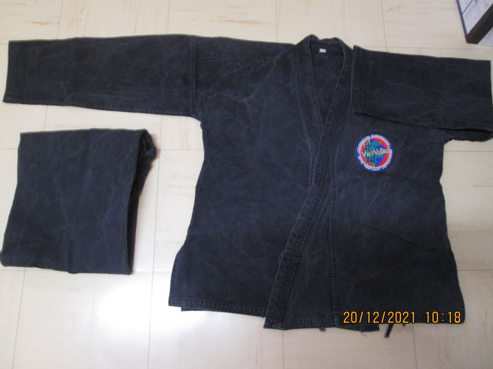 Vo phuc (viet vo dao) Vêtements