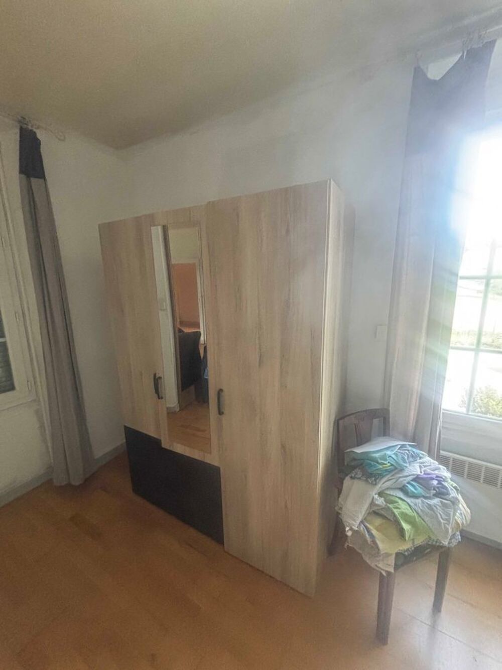 €oeVide grande maison avec beaucoup de mat&eacute;riel de travaux et de bricolage, mat&eacute;riel de b&agrave;&cent;timent, meubles Bricolage