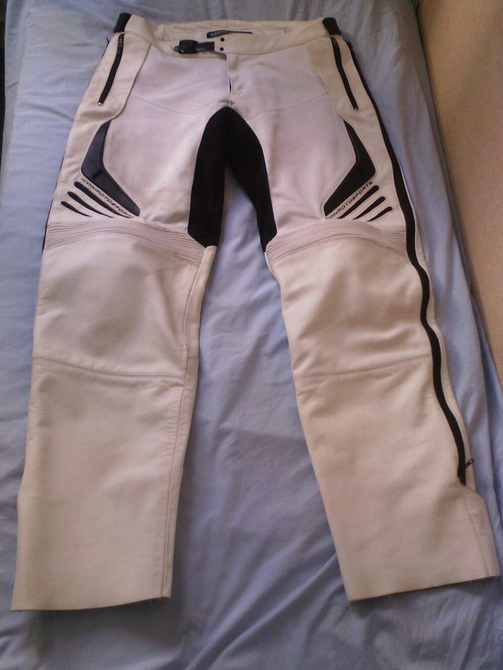 Blouson et pantalon moto cuir blanc Vêtements