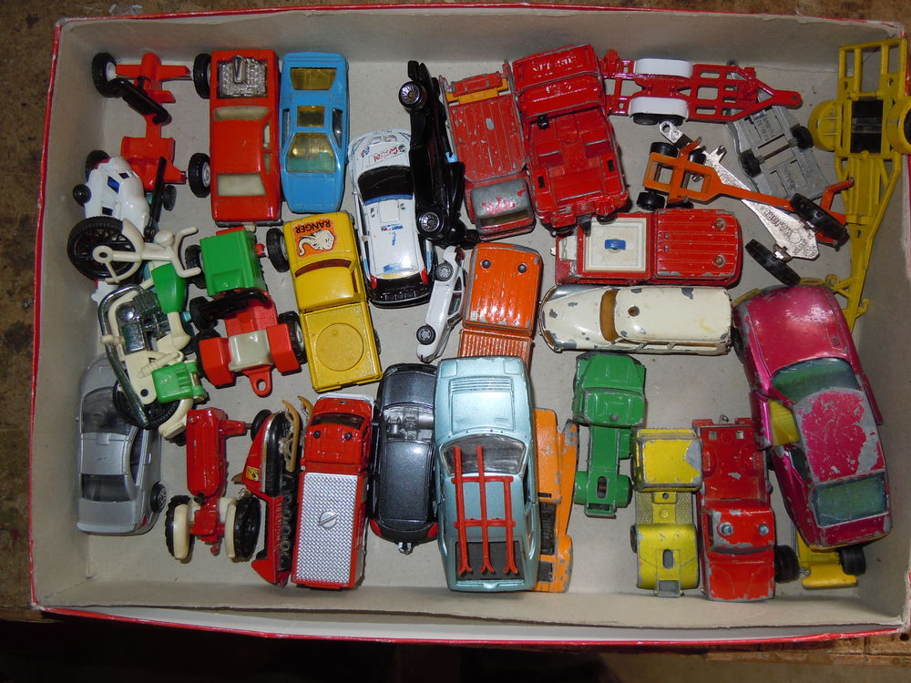 une centaine d objets anciens . je vide ma maison..... D�coration