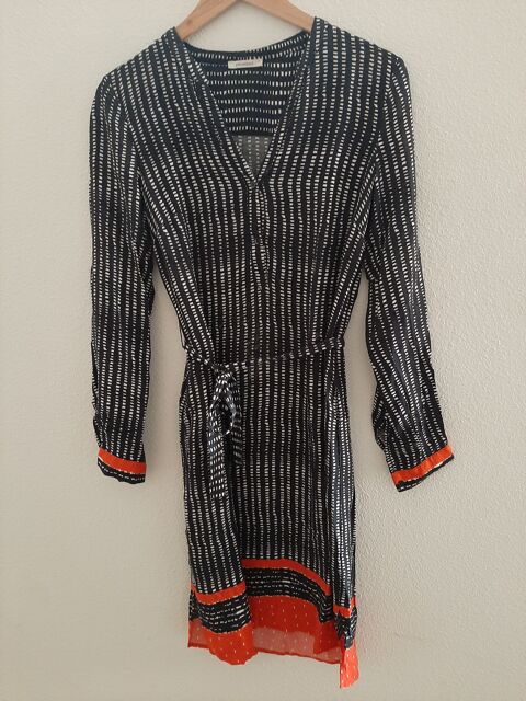 Robe graphique bleu marine 15 Charlieu (42)