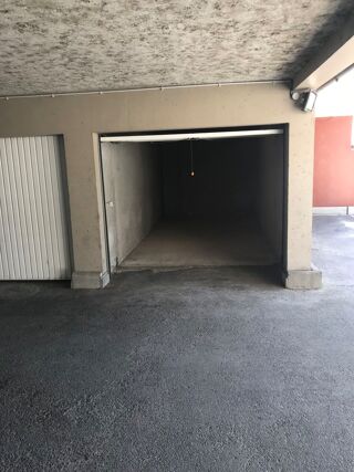  Parking / Garage à louer 15 m² Le pontet
