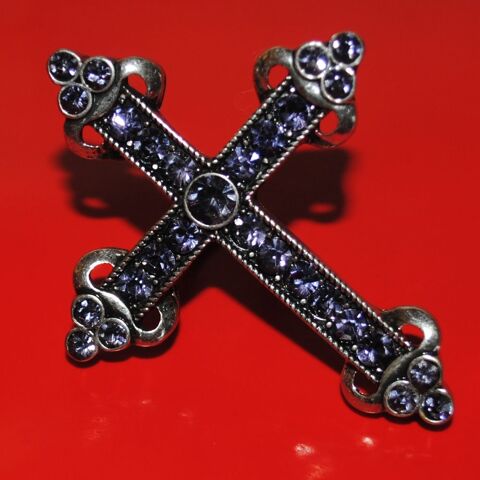 Bague Croix Trs Originale - Barcelone 0 Saint-Pierre-de-Buf (42)