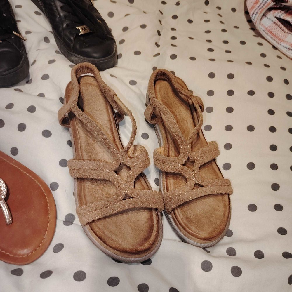 CHAUSSURES FEMMES Chaussures
