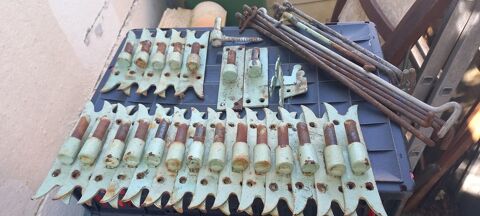 quincaillerie crochets charni�res espagnolette 1 Fouras (17)