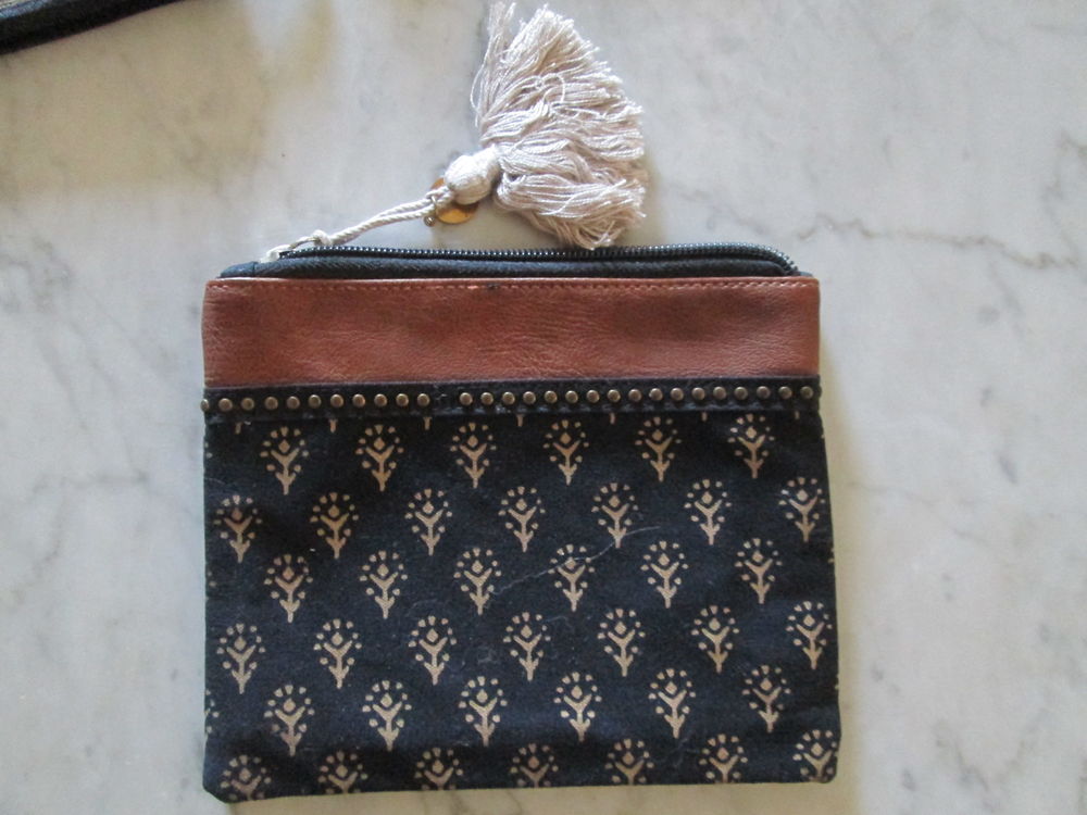 Pochette en tissu et skai noire marron dor&eacute;e Maroquinerie
