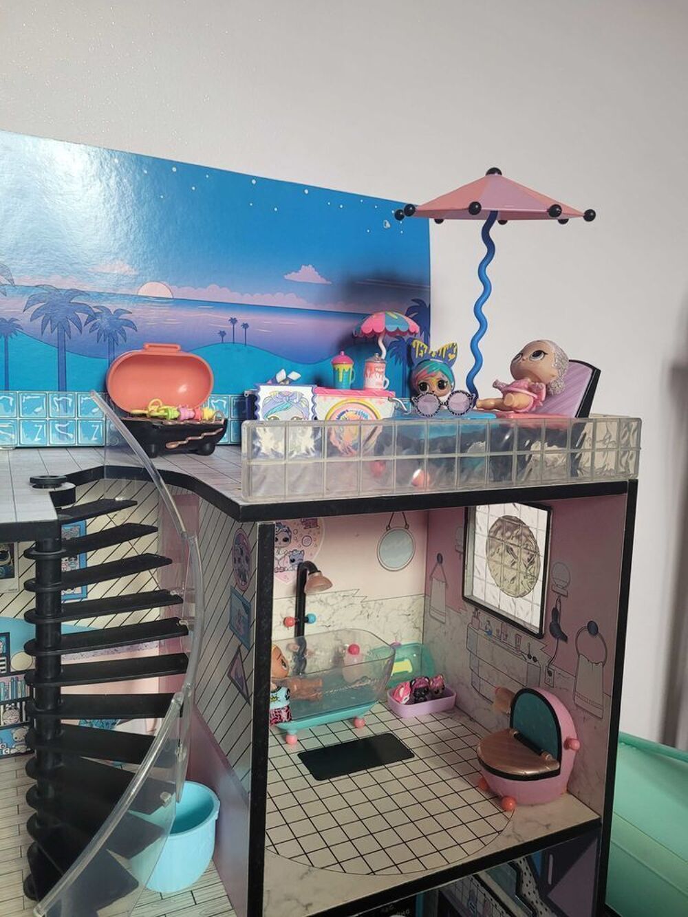Grande maison Poup&eacute;e LOL+ 14 figurines Jeux / jouets