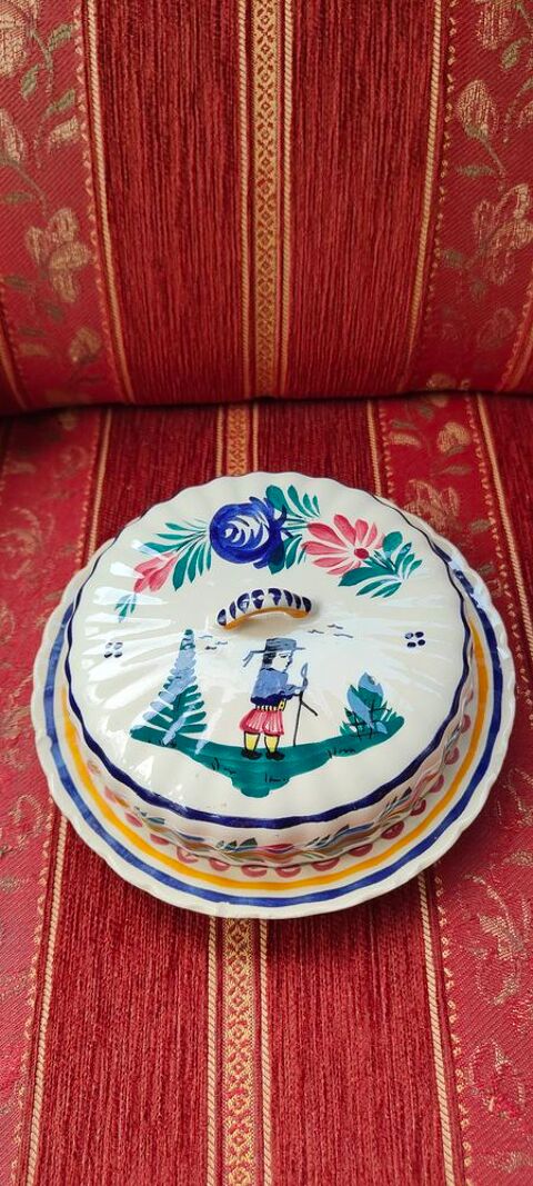 cloche  fromage bretonne HB Quimper 20 La Fert-Alais (91)