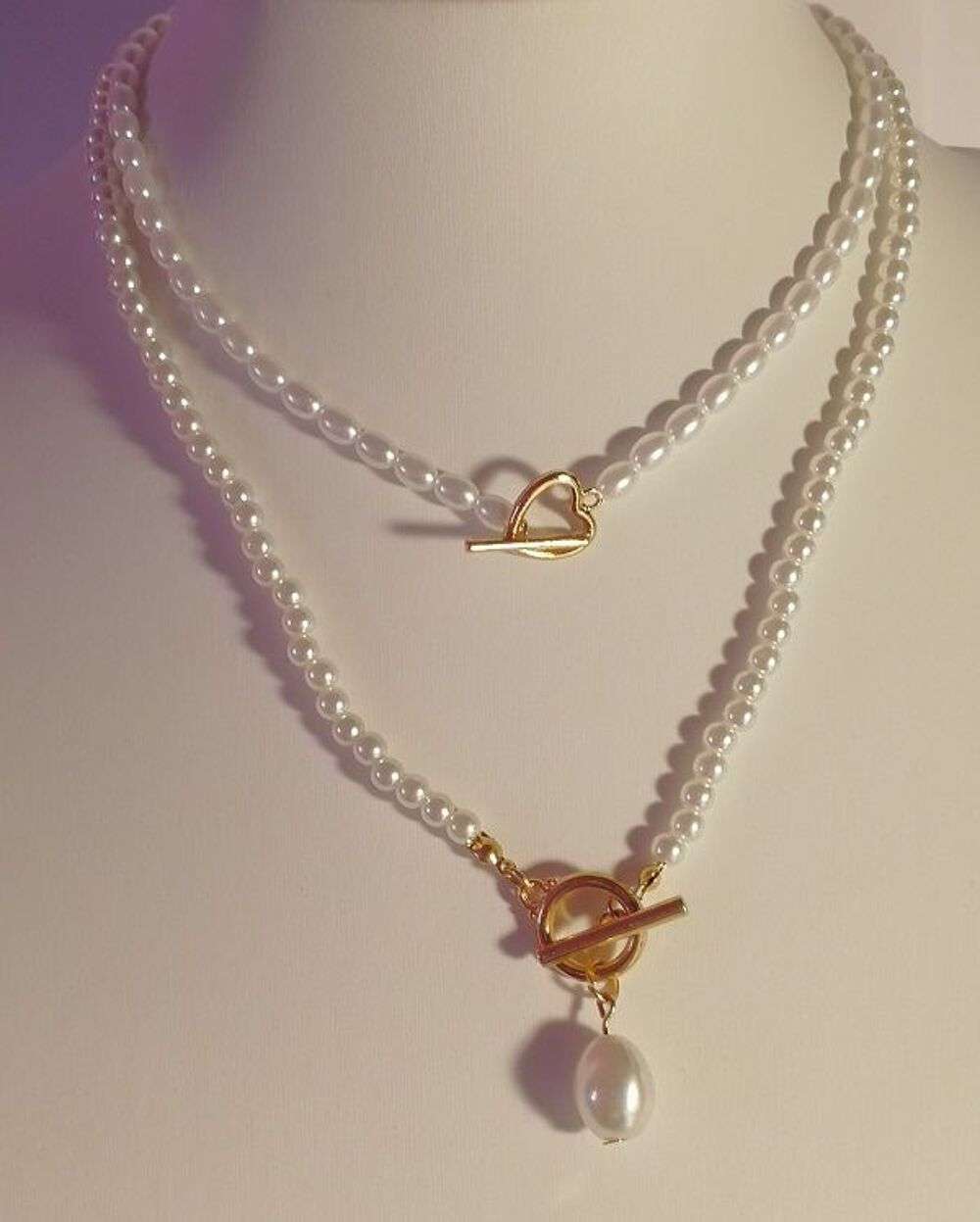 Collier/chaine perles avec pendentif Bijoux et montres