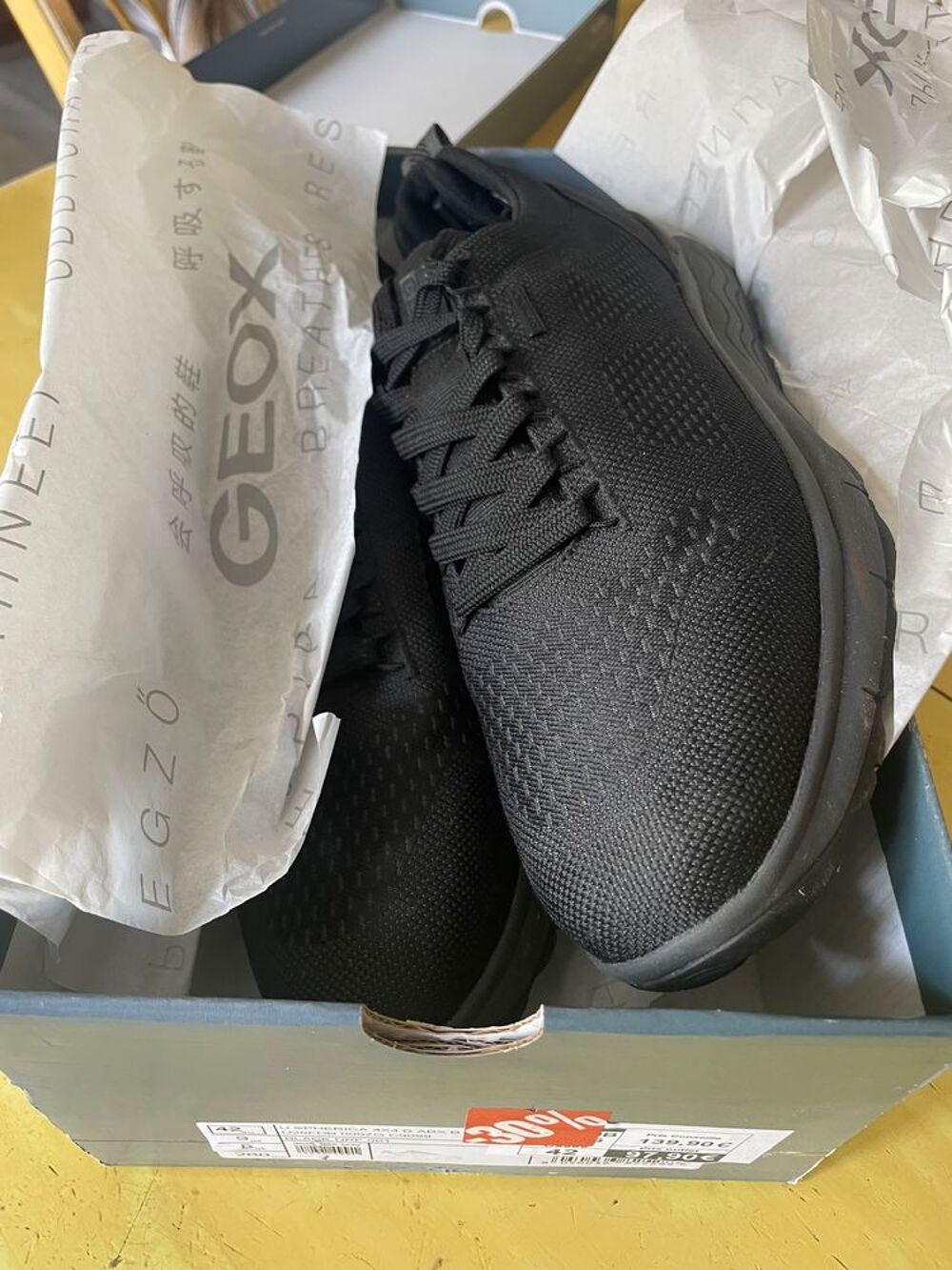 1 paire de Baskets GEOX T42 SPHERICA Noires NEUVES Chaussures