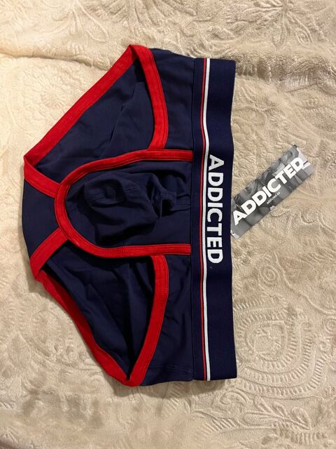 Shorty bleu marine neuf 10 Paris 2 (75)