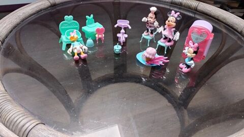 personnage smickey et accessoires 10 Couëron (44)