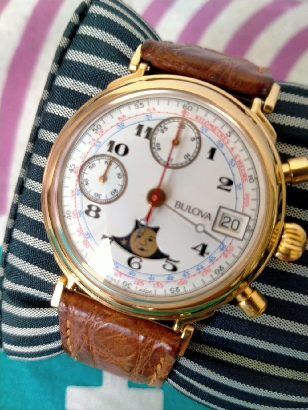 Montre Bulova chronographe phase de lune
Remontage manuel Bijoux et montres