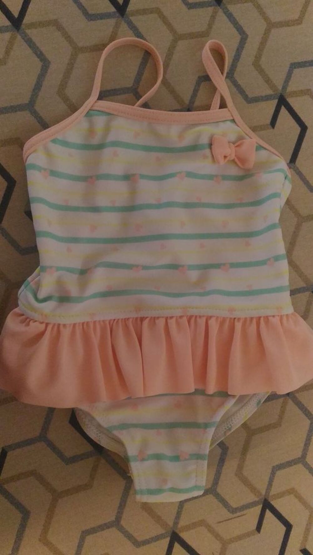Maillot de bain rose 1 pi&egrave;ce de marque " mes petits cailloux Vêtements enfants