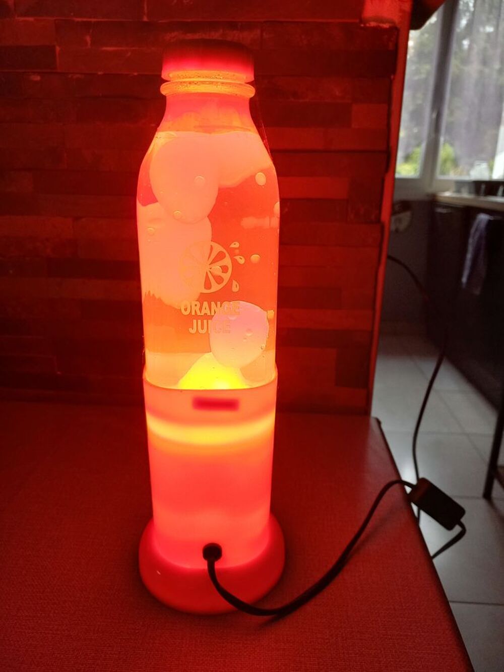 Lampe &agrave; lave orange Décoration