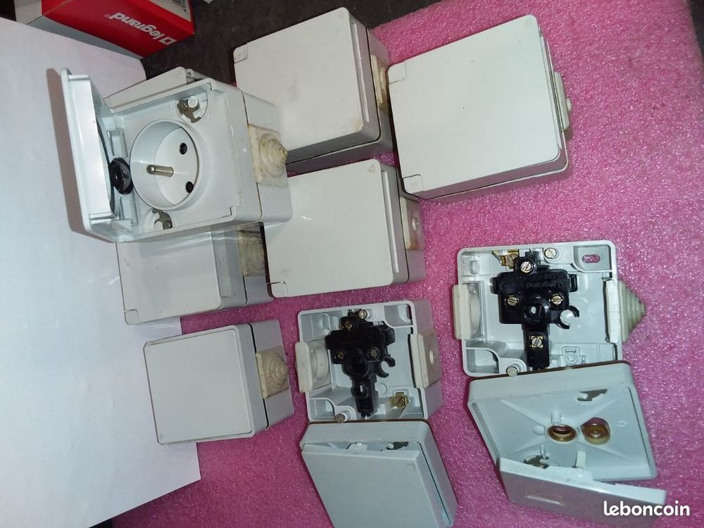 Lot n+60 plexo pc2p+t / interrupteurs 9 articles Bricolage