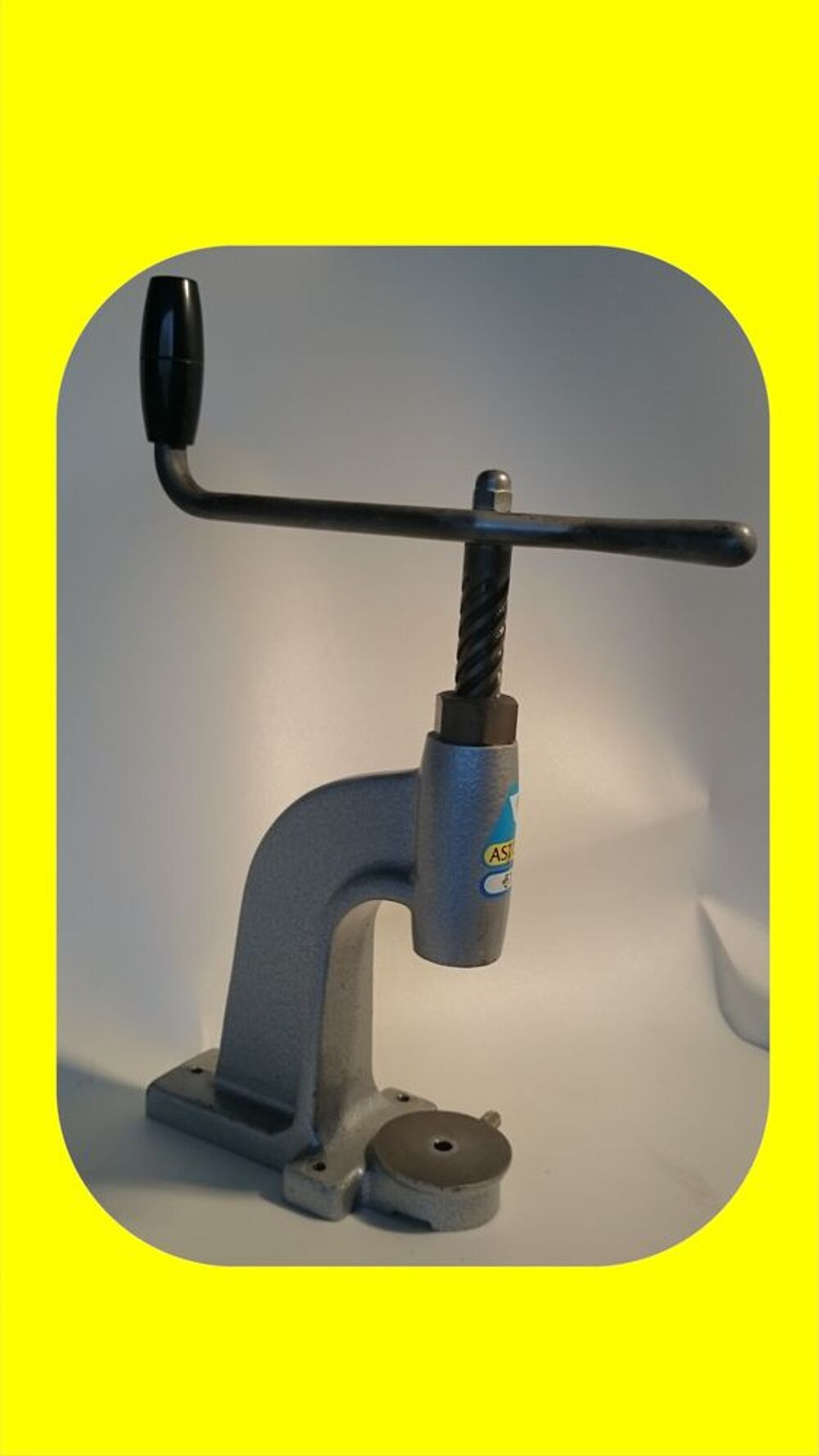   Presse haute qualit� Machine � bouton ASTOR A51 