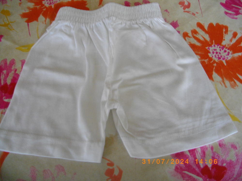 Ensemble tee-shirt et short blanc - Taille : 18 mois Puériculture