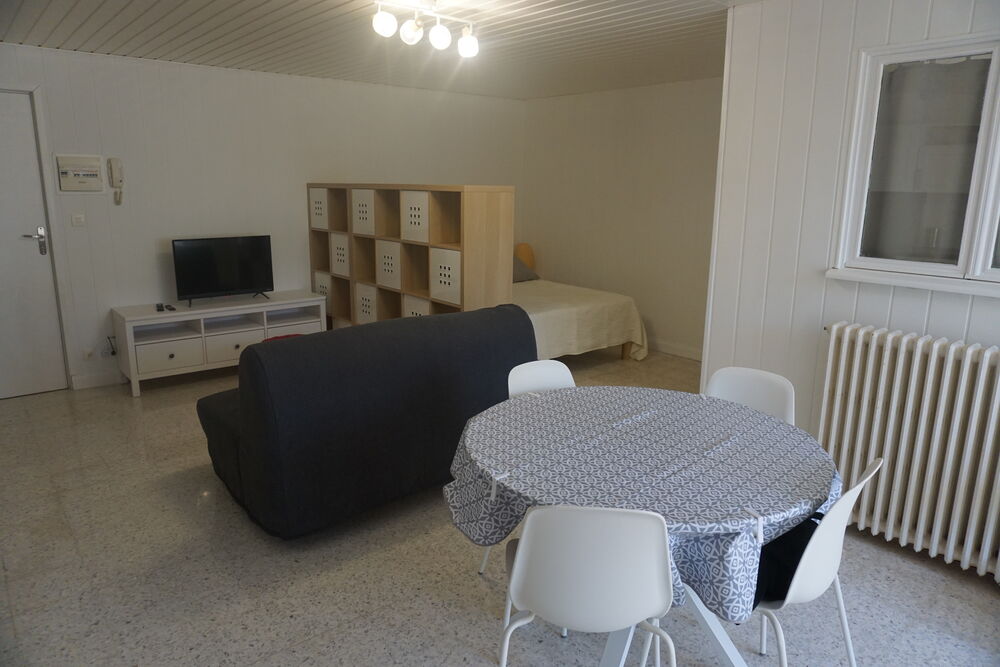 Location Appartement Hyères centre - Grand  studio meublé classé 3 étoiles Hyères