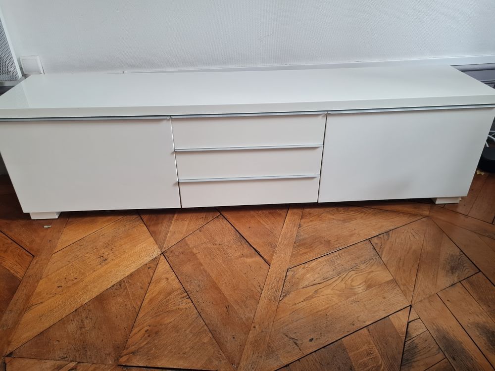 Meuble t&eacute;l&eacute; blanc laqu&eacute; Meubles