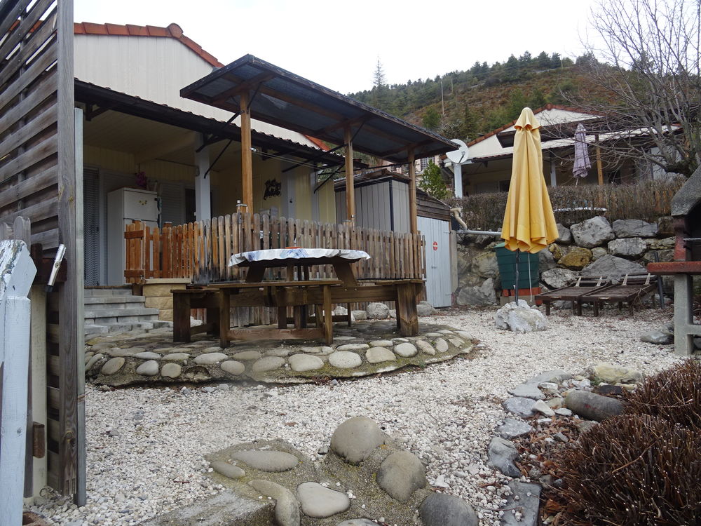 Vente Chalet Habitation lgre de type chalet avec terrasse et jardinet dans parc rsidentiel Castellane