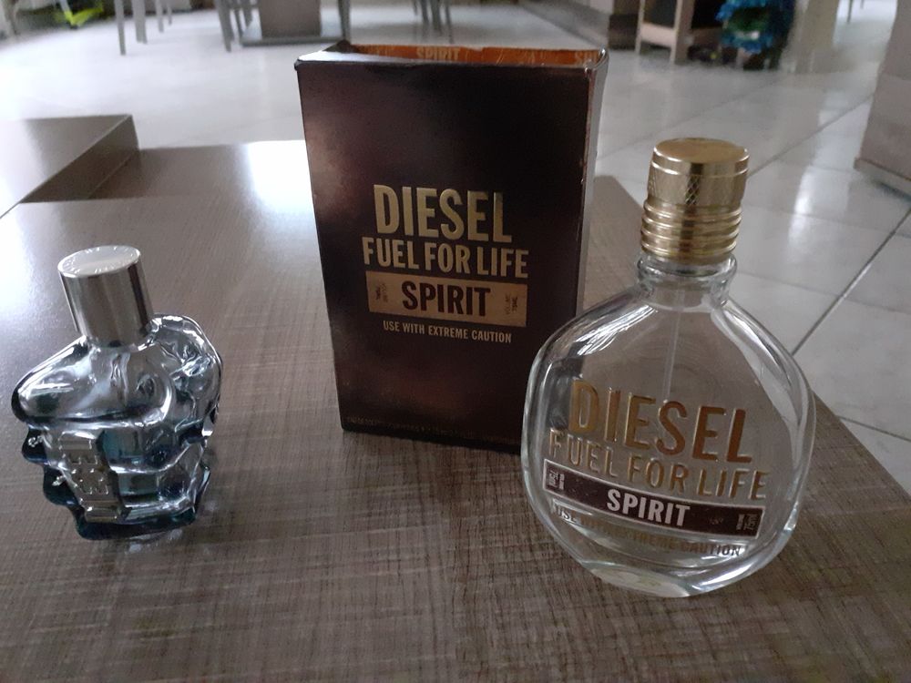 lot de flacons parfum vides diesel Décoration
