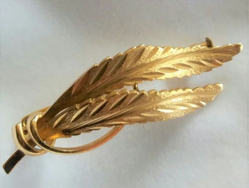 Broche forme feuille plaqu&eacute; or - Broche vrai vintage Bijoux et montres