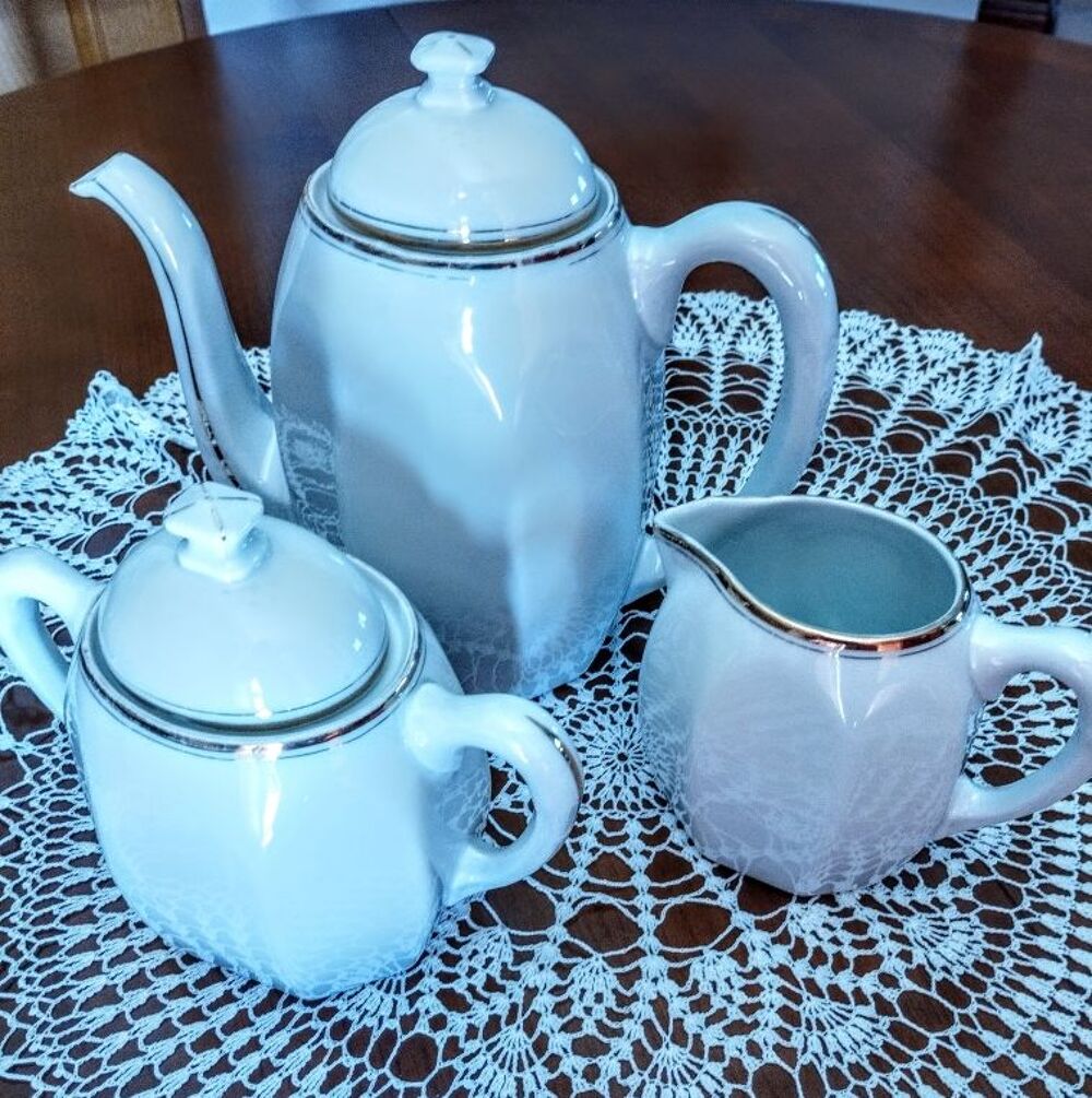 cafeti&egrave;re porcelaine:
Décoration