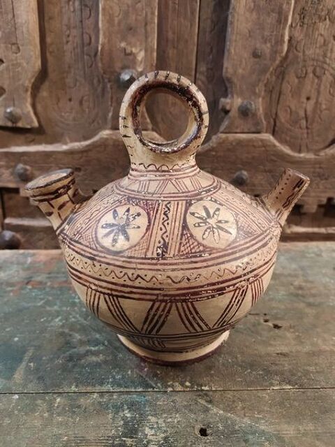 Ancienne Gargoulette Poterie Berb�re du Rif Maroc
Loches (37)