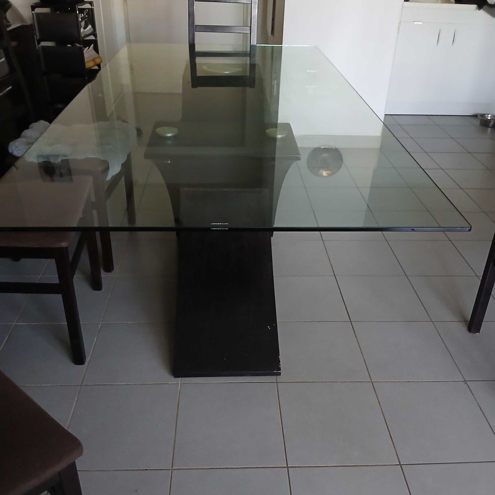 Table rectangulaire verre tremp&eacute;
urgente d&eacute;m&eacute;nagement Meubles