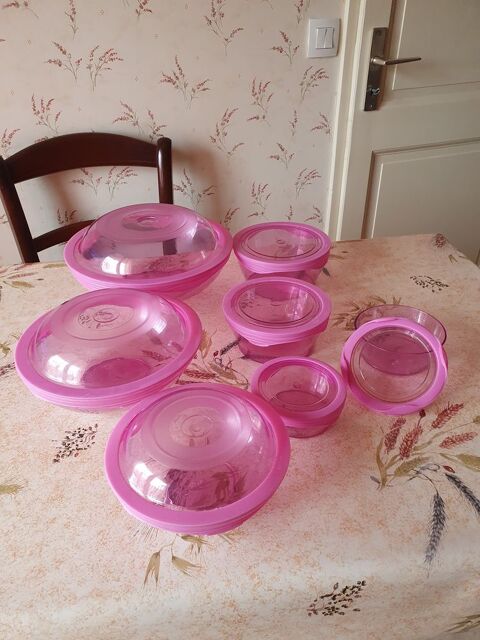 LOT DE 7 BO�TES ALIMENTAIRES PLASTIQUE RONDES
12 Lavaur (81)